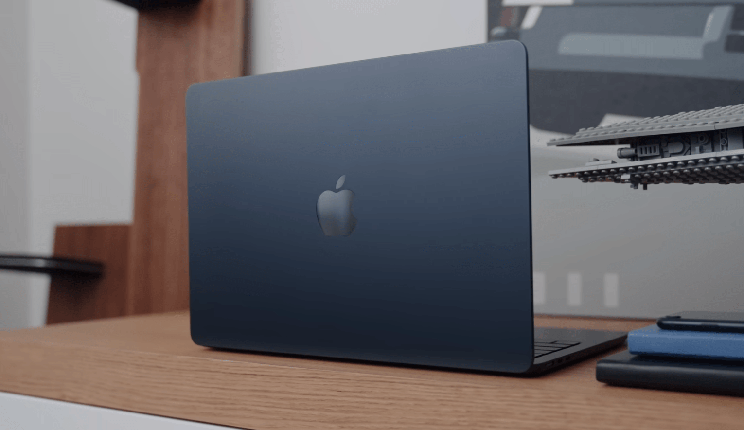 Discover the New Apple MacBook Air with M2 Chip 2022