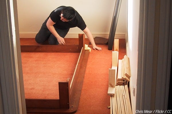 Step-by-Step Guide: Disassembling a Bed Frame for Moving