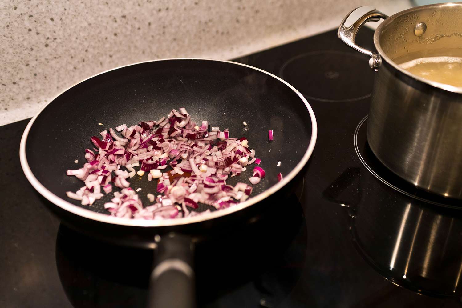 Coated vs. Uncoated Saucepans: Which Is Best for You?