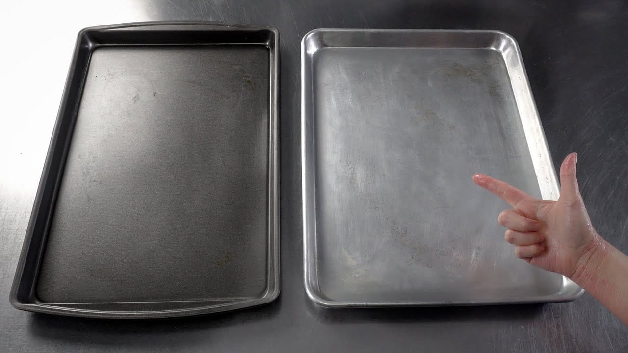 Dark vs. Light Pans: Which is Best for Baking Success?