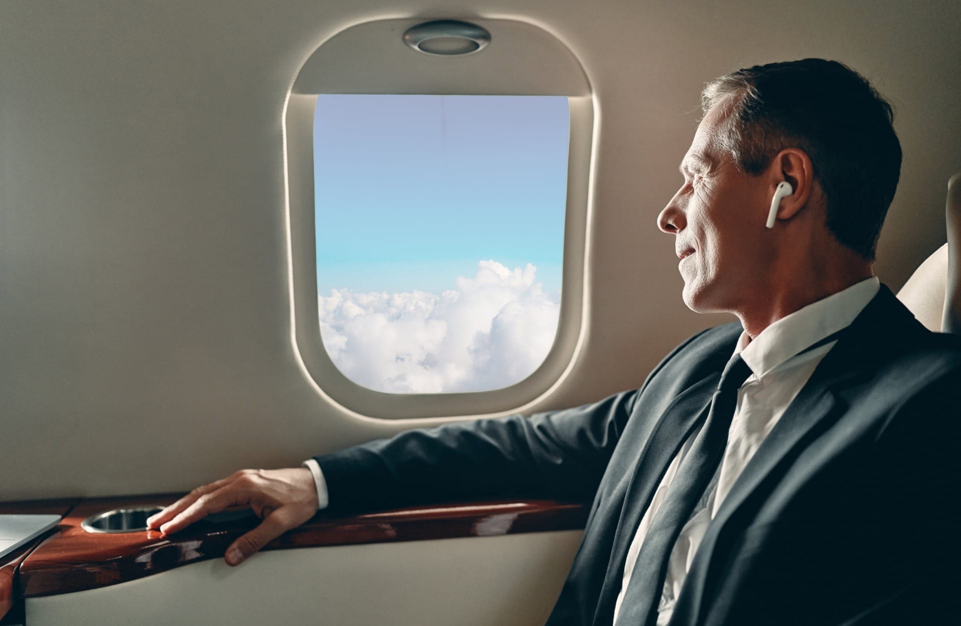 Can You Use Wireless Headphones on Flights?