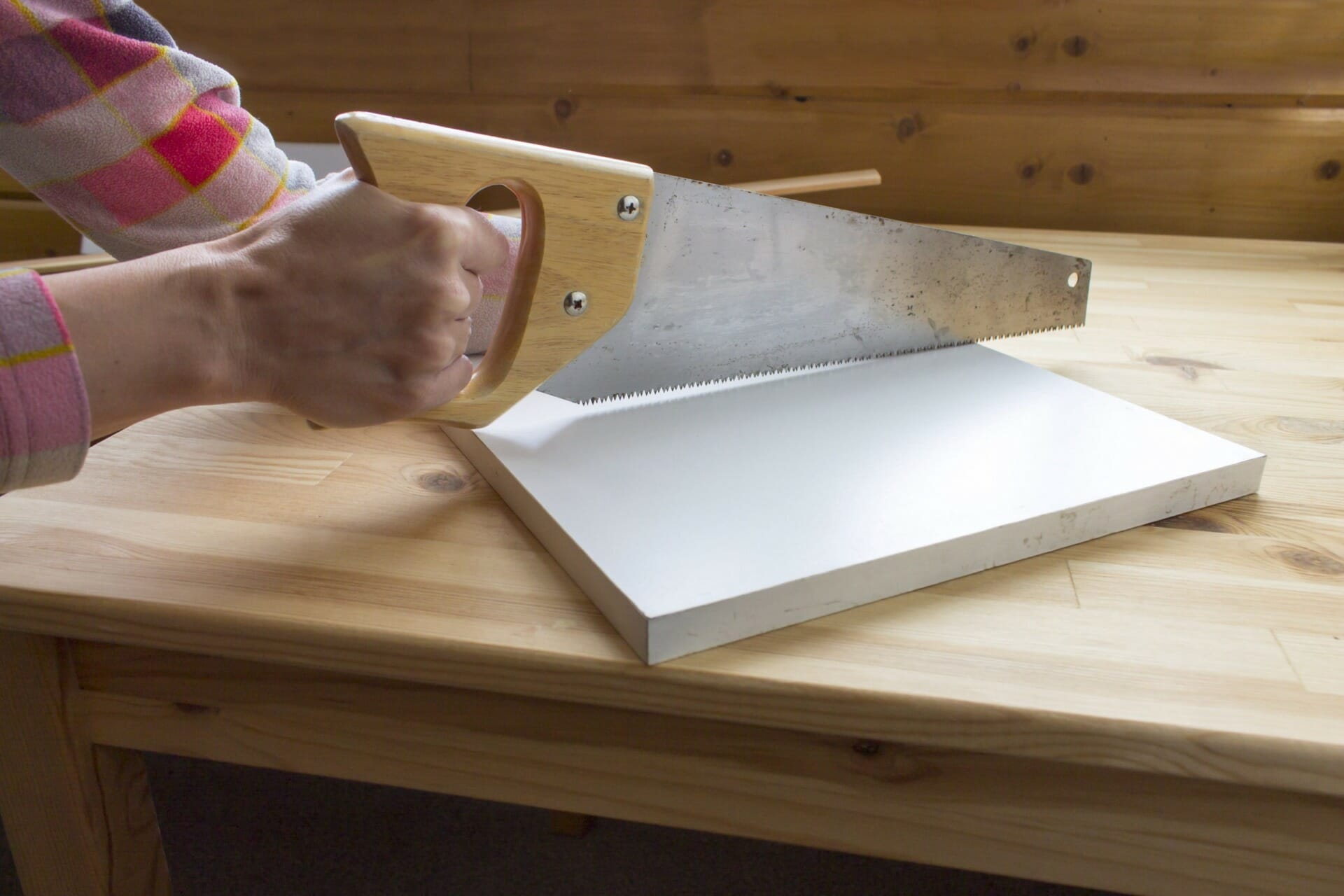 Precision Cutting with Hand Saws: Techniques and Tips