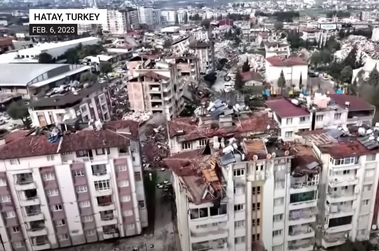 Turkey Continues Quake Rescue in Two Provinces, US Aid Arrives